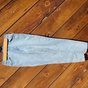 Cabi Style 5883 Higher Straight Jeans size 4 Spring 2021 Collection